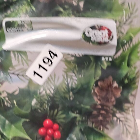 Vtg 10" MCM Plastic Christmas Pillar Candle Ring Wreath Holly Berries Pine Cones - Picture 9 of 9